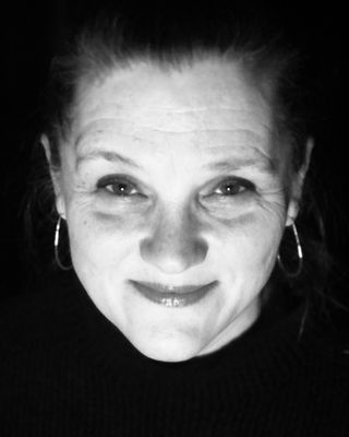 Photo of Sara Earl, Licensed Professional Counselor, LPC, NCC, BC-DMT