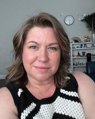 Photo of Lisa Delaplace, Clinical Social Work/Therapist, LCSWS, CST