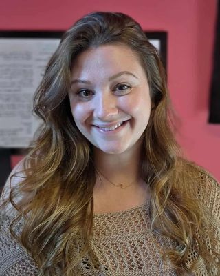 Photo of Madison Robertson - Maddy Robertson | Ebb & Flow Psychotherapy, Registered Psychotherapist (Qualifying), HBHSc, MACP