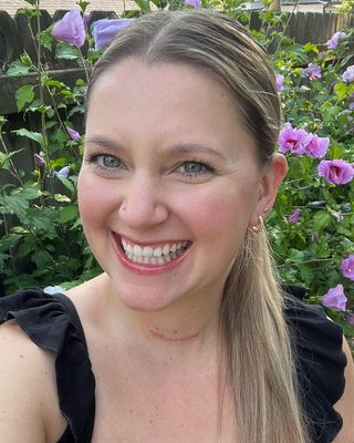 Photo of Karina Engles, Pre-Licensed Professional, LSW