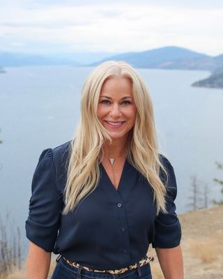 Photo of Shauna Dawn Paynter, Counsellor, BSc, MA, PDPP, RCC