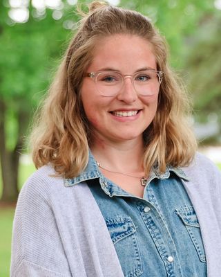 Photo of Kinsey Dumbach, Licensed Clinical Social Worker Associate, LCSWA