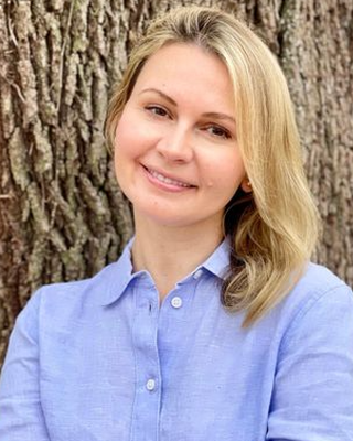 Photo of Elena Hahn, Marriage & Family Therapist, LMFT