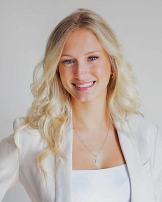 Photo of Amanda Bernard, Registered Psychotherapist (Qualifying) in Oshawa, ON
