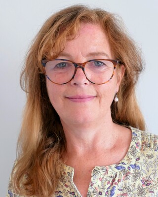 Photo of Dr Ros Vesey, PsychD, CPsychol, Psychologist