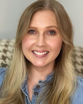 Photo of Ashley Lindsay, Counsellor, MA, RCC