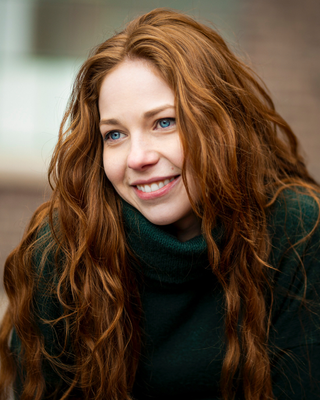 Photo of Mollia Kennedy, Registered Psychotherapist (Qualifying), RP(Q), BFA, DTATI