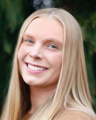 Photo of Emma Throneburg, Clinical Social Work/Therapist, MSW, LICSW