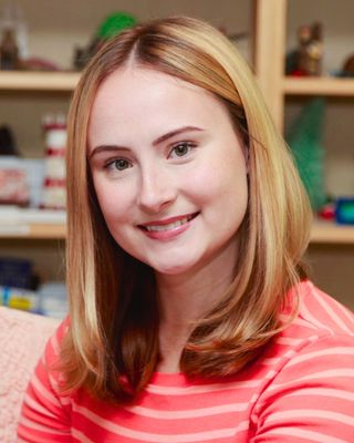 Photo of Alessa Manuola, Clinical Social Work/Therapist, LSW