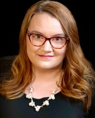 Photo of Jen Robertson, Clinical Social Work/Therapist, DSW