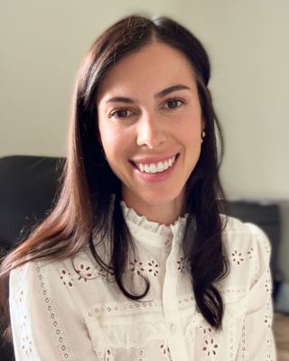Photo of Karine Rochon - Real Support for Relationships - Karine Rochon, Registered Psychotherapist (Qualifying)