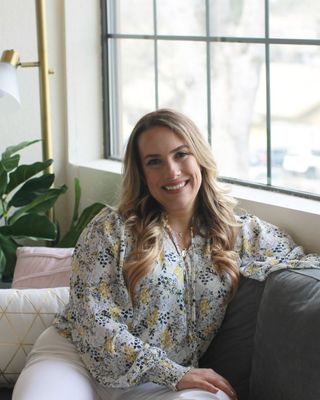 Photo of Jennifer Viscidy, Marriage & Family Therapist, MA, LMFT