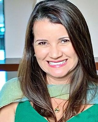 Dr. Claudia Martins