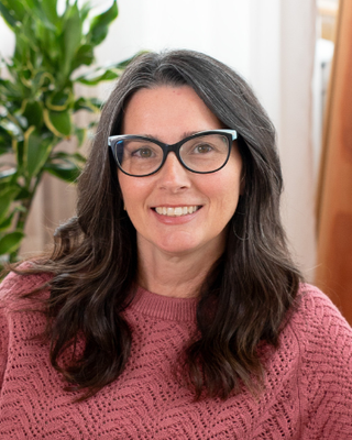 Photo of Jennifer Emanoilidis, Registered Social Worker, RSW, MSW