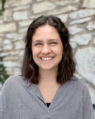 Photo of Ali Schmidt, Pre-Licensed Professional