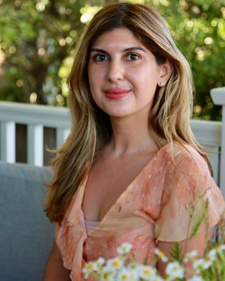 Photo of Dr. Nahreen Aref, Pre-Licensed Professional, PhD, AMFT