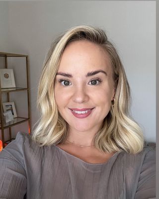 Photo of Becky Carter, Psychotherapist, MBACP