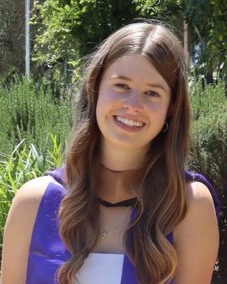 Photo of Alexis Russell, Associate Clinical Social Worker, ACSW