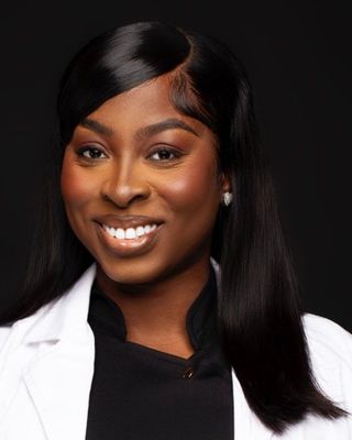 Photo of Michaelle Valcourt, Psychiatric Nurse Practitioner, PMHNP