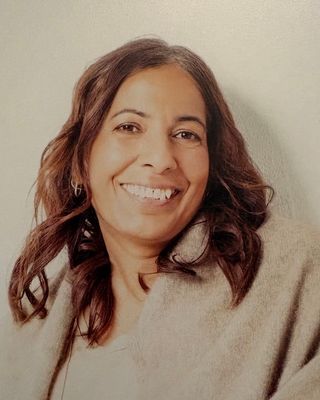 Photo of Pooni Evans, Counsellor, MBACP Accred