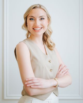 Photo of Rachel Case, Registered Psychotherapist (Qualifying), BA, MA, RP (Q)