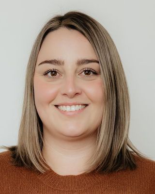 Photo of Samantha Henderson, Registered Psychotherapist (Qualifying), MA