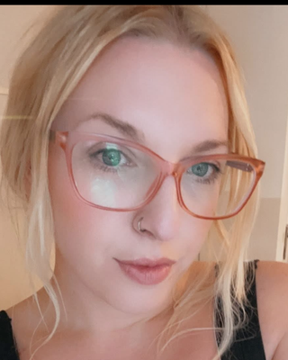 Photo of Ainsleigh Searle, Counsellor, BACP