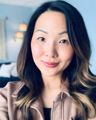 Photo of Daisy Lee, Psychologist in Calgary, AB
