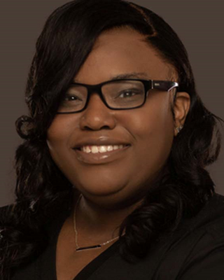 Photo of Darnae Lovett, Psychiatric Nurse Practitioner