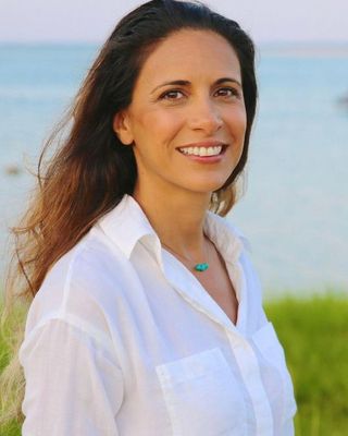 Photo of Elika Dadsetan, Pre-Licensed Professional in Plymouth, MA