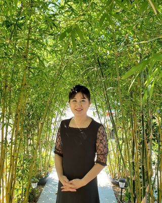 Photo of Esther Chong, Psychiatric Nurse Practitioner, FNP