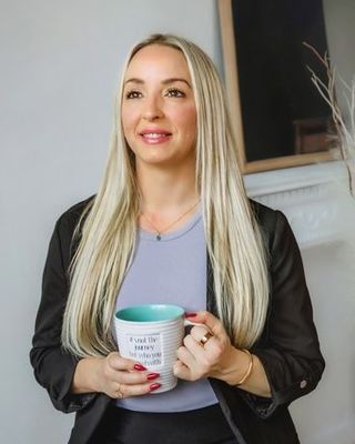 Photo of Kayla Schofield, Registered Psychotherapist, RP