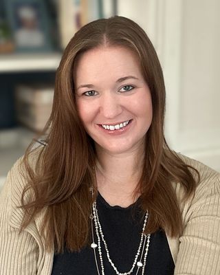 Photo of Stephanie McKinney - Stephanie McKinney: OCD, Anxiety & EMDR Therapy, Clinical Social Work/Therapist, LCSW
