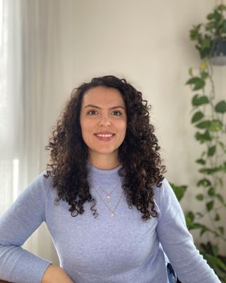 Photo of Madalina Tanea, Psychotherapist, MSc, MIAHIP