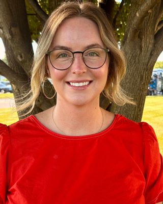 Photo of Ashley B Weeks, Pre-Licensed Professional, CMHC , Intern