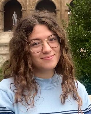 Photo of Jasmine Singer, Pre-Licensed Professional