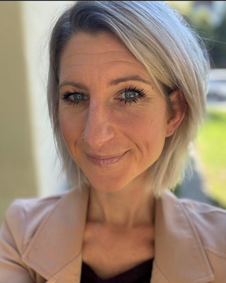 Photo of Sara Minter, Marriage & Family Therapist Associate, AMFT, DBT, CBT