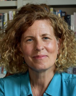 Photo of Alexandra Watson, Psychotherapist, UKCP Trainee