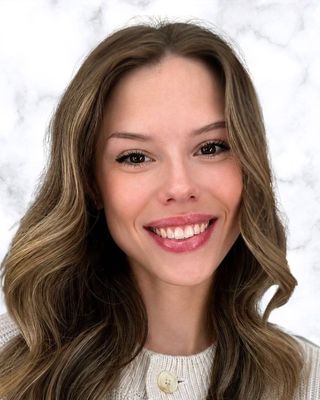 Photo of Olivia Eakins, Registered Psychotherapist (Qualifying), BA, MACP