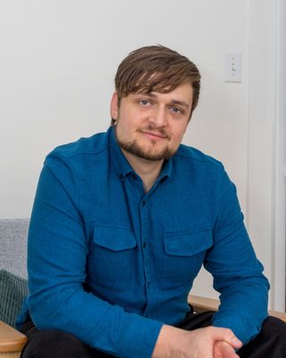 Photo of Daniel Kirzner-Priest, Registered Psychotherapist