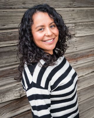 Photo of Analizeth Pesqueira - Anali Pesqueira - Thin Line Therapy 206, PLLC, Pre-Licensed Professional, MSW, LSWAIC