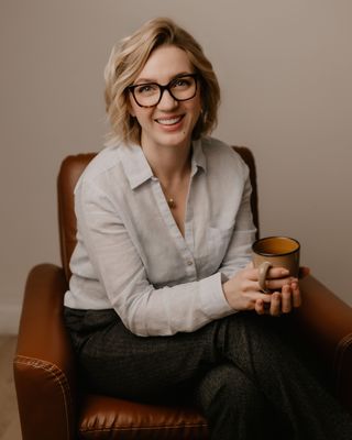 Photo of Laken Ann Cronk - Magnolia Creek Psychotherapy | Laken Cronk, RN , RN, BScN