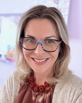 Photo of Anna Scetinina, Registered Psychotherapist, MA, RP, MACP