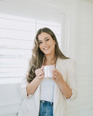 Photo of Cristina Oliver, Marriage & Family Therapist, MS, LMFT