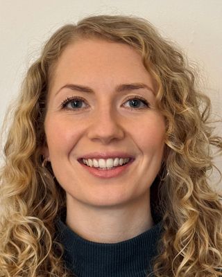 Photo of Dr Riona Tweed, Psychologist, PsychD, HCPC - Clin. Psych.