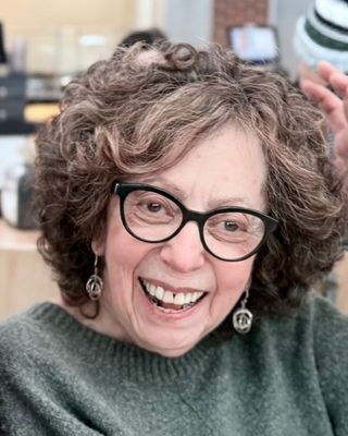 Photo of Laura Sacks Kohn, Counselor, MA, LPC, CIRT