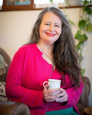 Photo of Samantha Hillyer, Psychotherapist, MA, PNCPS Acc.