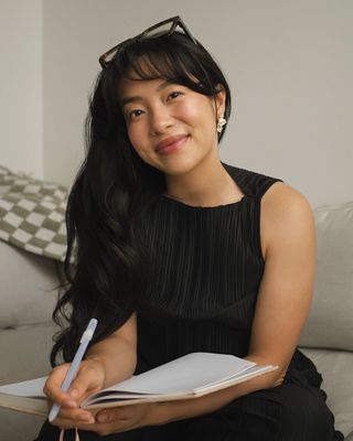 Photo of Jennifer Vee Nguyen - Jenn Vee | ADHD, Trauma & Intercultural Couples, Registered Psychotherapist (Qualifying), RPQ