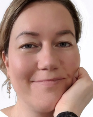 Photo of Stephanie Burke, Psychotherapist, MA, MIACP