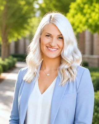 Photo of Hannah Hanna, Psychiatric Nurse Practitioner, MSN, APRN, PMHNP